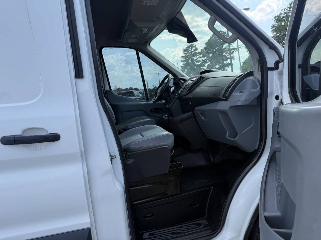 Used 2018 Ford Transit 350 148 Medium Roof RWD image 29