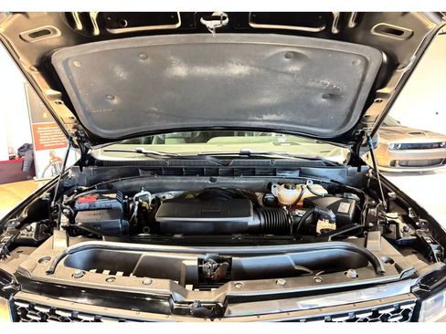 Used 2021 Cadillac Escalade Luxury image 4