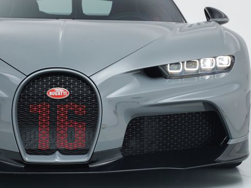 Used 2024 Bugatti Chiron Super Sport image 31
