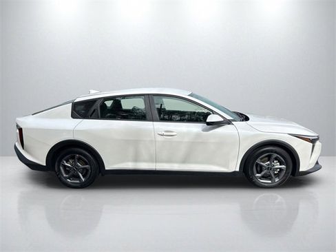 Certified 2025 Kia K4 LXS image 8