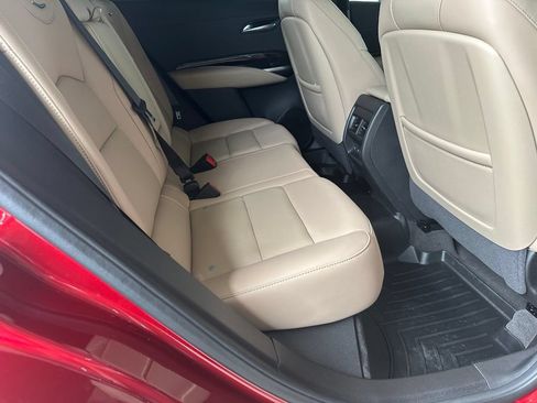 Used 2025 Cadillac XT4 Premium Luxury w/ Technology Package AWD/4WD image 35