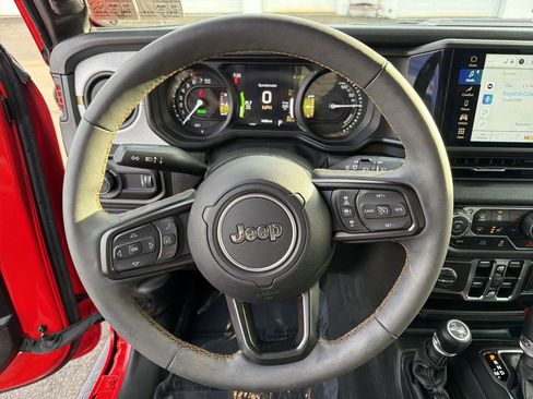 Used 2024 Jeep Wrangler Unlimited w/ Convenience Group image 22