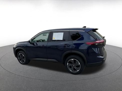 Used 2025 Nissan Rogue SV image 10