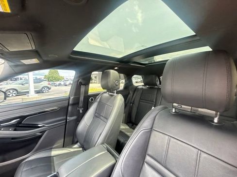 Used 2021 Land Rover Range Rover Evoque SE AWD/4WD image 11