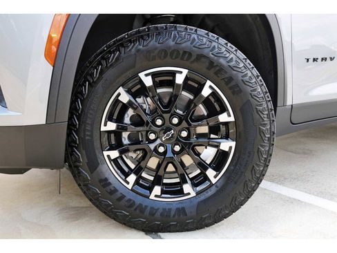 Used 2026 Chevrolet Traverse Z71 w/ LPO, Floor Liner Package AWD/4WD image 31