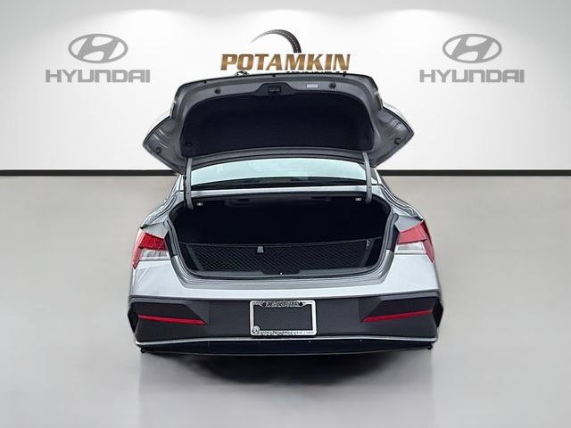 Certified 2025 Hyundai Elantra Sport FWD image 24