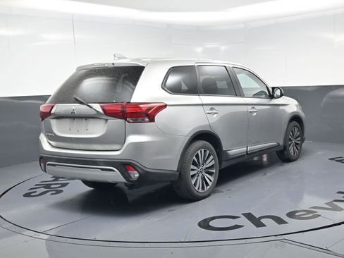 Used 2020 Mitsubishi Outlander ES image 17