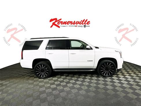 Used 2017 GMC Yukon SLT image 8