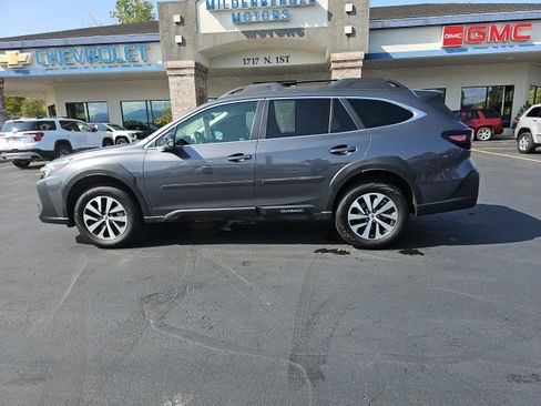 Used 2025 Subaru Outback Premium image 46