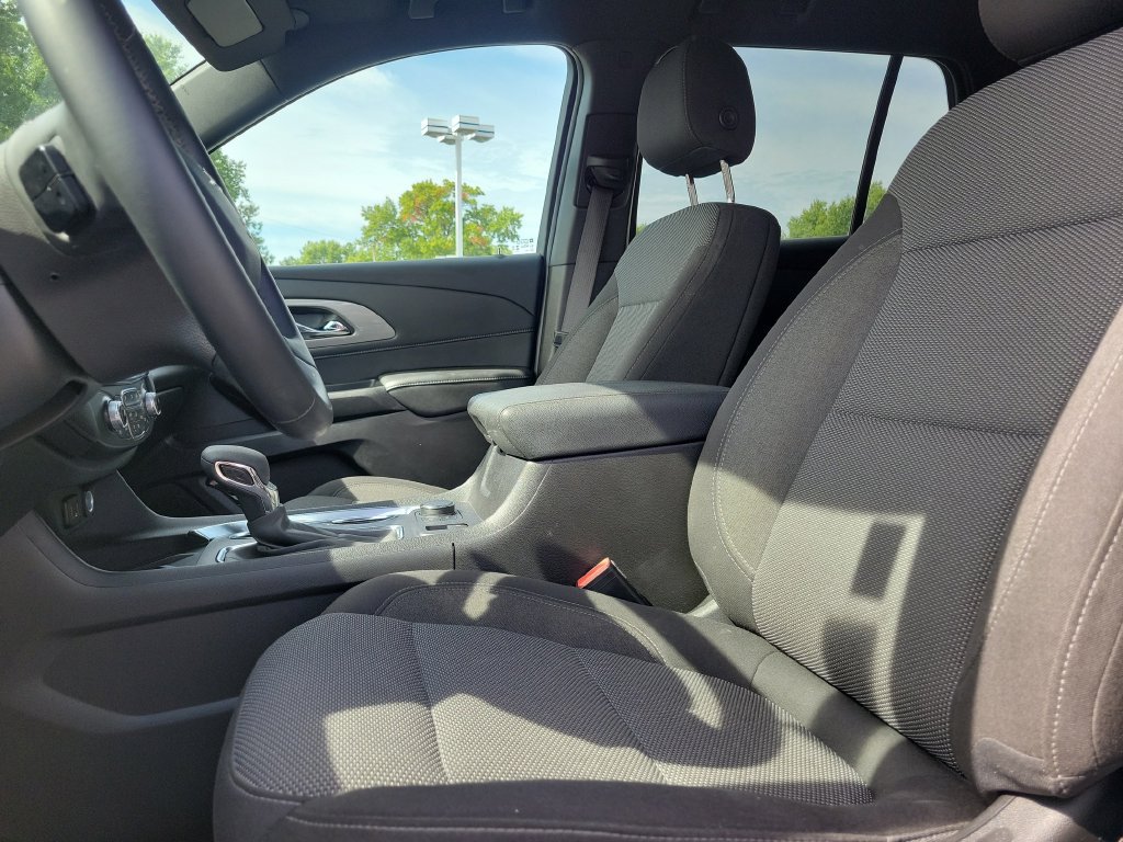 Used 2023 Chevrolet Traverse LT FWD image 24
