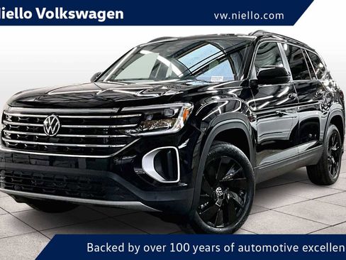 Used 2025 Volkswagen Atlas SE w/ Black Wheel Package image 1