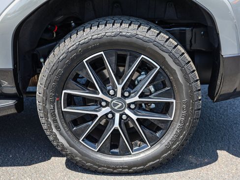 Used 2024 Lexus GX 550 AWD/4WD image 33