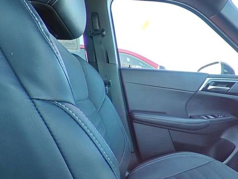 Used 2023 Mitsubishi Outlander SE image 29