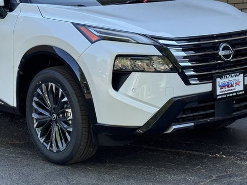 New 2026 Nissan Rogue Platinum AWD/4WD image 3