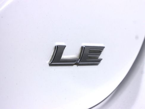 Used 2021 Toyota Camry LE FWD image 32