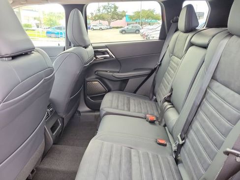 New 2026 Mitsubishi Outlander SE image 14