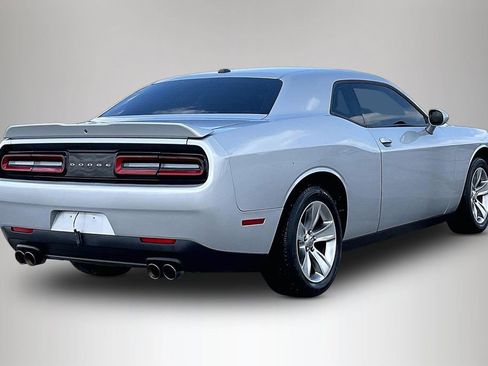 Used 2021 Dodge Challenger SXT RWD image 5