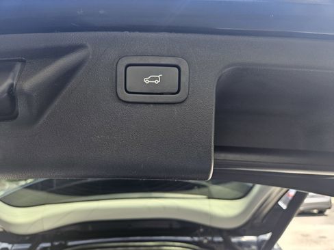 Used 2018 Land Rover Discovery Sport HSE AWD/4WD image 22