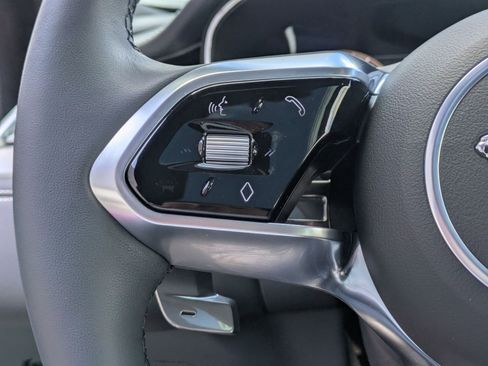 Used 2024 Jaguar XF R-Dynamic SE image 19