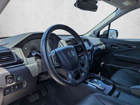 Used 2019 Honda Pilot Touring image 9