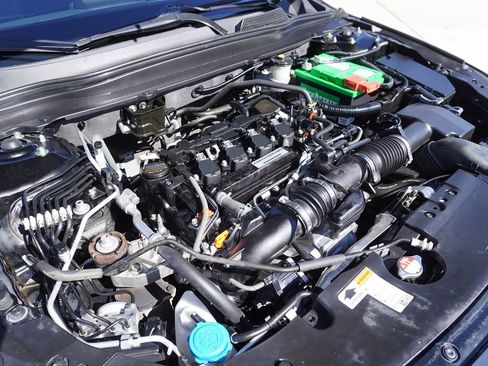 Used 2018 Honda Accord Sport image 4