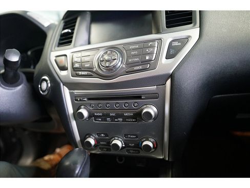 Used 2020 Nissan Pathfinder SL FWD image 21