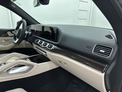 Used 2026 Mercedes-Benz GLS 450 4MATIC image 30