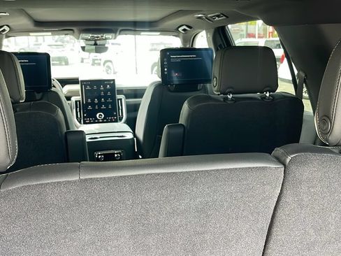 New 2026 GMC Yukon Elevation w/ Elevation Premium Package AWD/4WD image 32