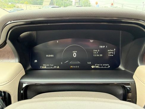 Certified 2022 Lincoln Nautilus Reserve AWD/4WD image 32
