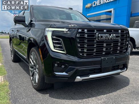 Used 2026 GMC Yukon Denali Ultimate AWD/4WD image 1