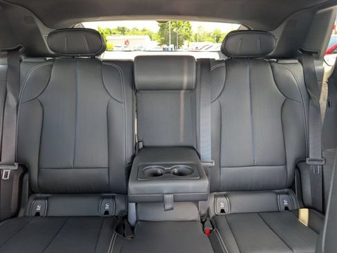 Used 2024 Cadillac Lyriq Luxury AWD/4WD image 16