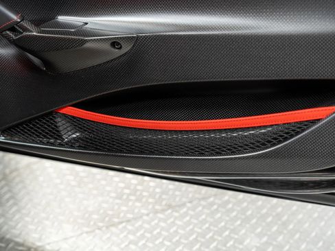 Used 2019 Ferrari 488 Pista Coupe RWD image 93