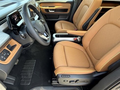 New 2025 Volkswagen ID. Buzz Pro S image 21