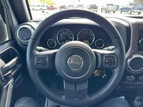 Used 2015 Jeep Wrangler Unlimited Sahara w/ Dual Top Group AWD/4WD image 11