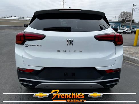 Used 2025 Buick Encore GX Preferred AWD/4WD image 4