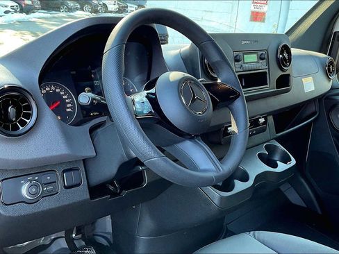 New 2025 Mercedes-Benz Sprinter 2500 image 9