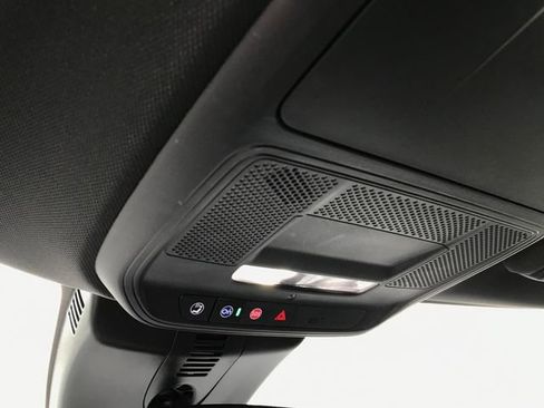 Used 2026 Chevrolet Traverse LT image 8