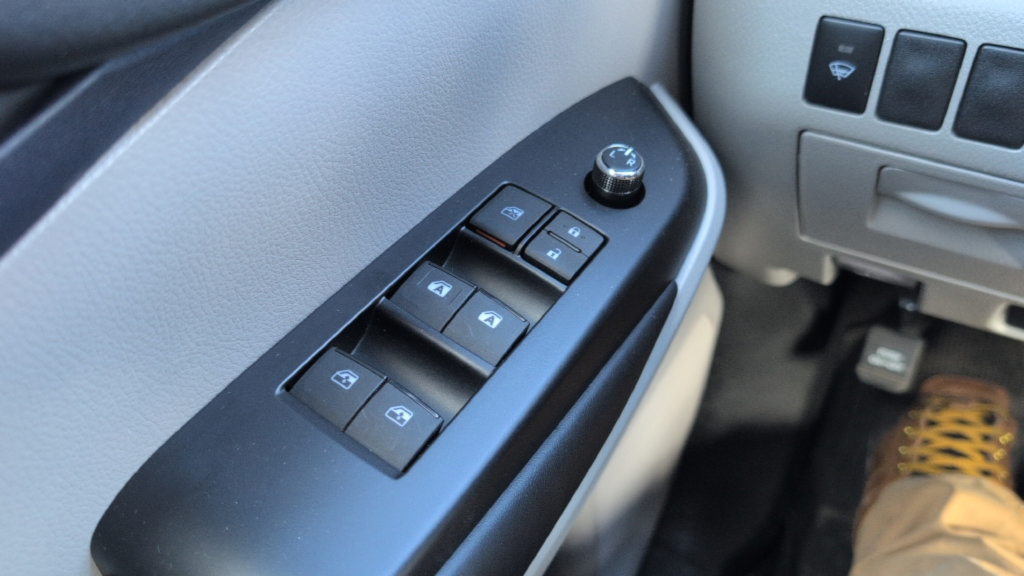 Used 2019 Toyota Highlander XLE AWD/4WD image 13