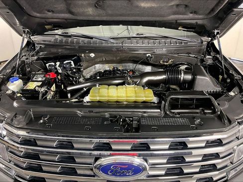 Used 2021 Ford Expedition XLT RWD image 12
