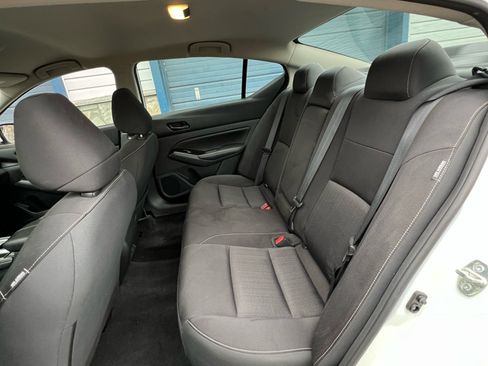 Used 2023 Nissan Altima 2.5 SV image 8