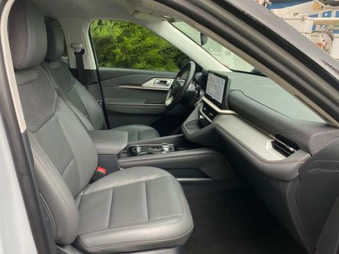 Used 2026 Ford Explorer Active w/ Active Comfort Package AWD/4WD image 36