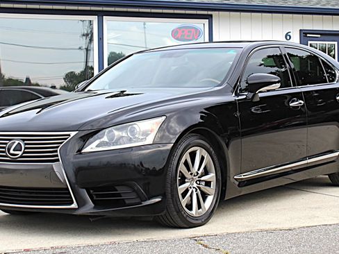 Used 2015 Lexus LS 460 AWD w/ Comfort Package image 1