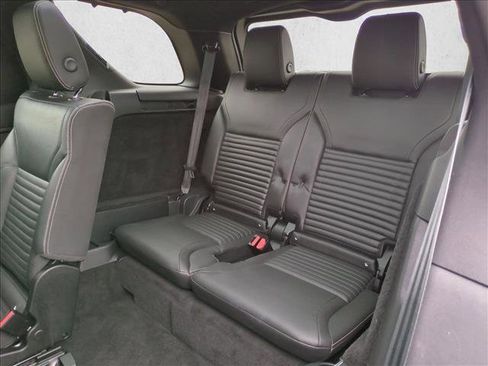 Used 2021 Land Rover Discovery S R-Dynamic AWD/4WD image 23