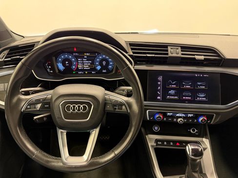 Used 2022 Audi Q3 2.0T Premium w/ Convenience Package AWD/4WD image 19
