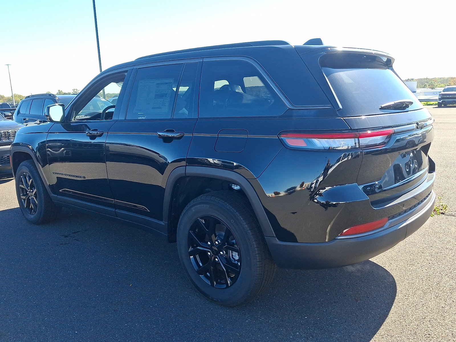 New 2026 Jeep Grand Cherokee Altitude AWD/4WD image 3