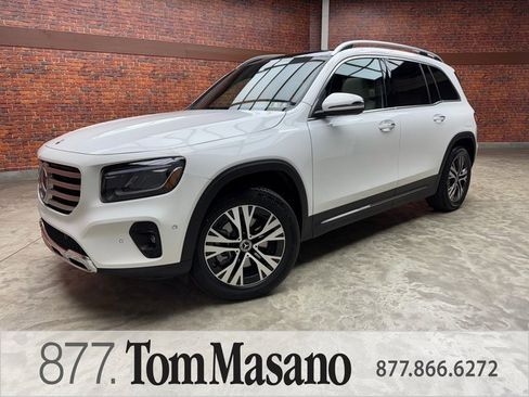 New 2025 Mercedes-Benz GLB 250 4MATIC image 1