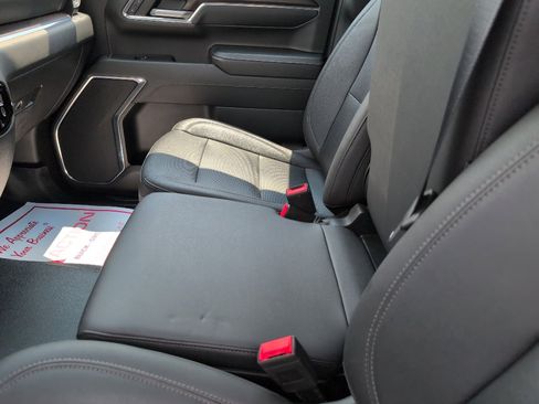 Used 2024 GMC Sierra 1500 SLT image 27