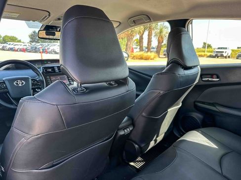 Used 2022 Toyota Prius AWD image 17