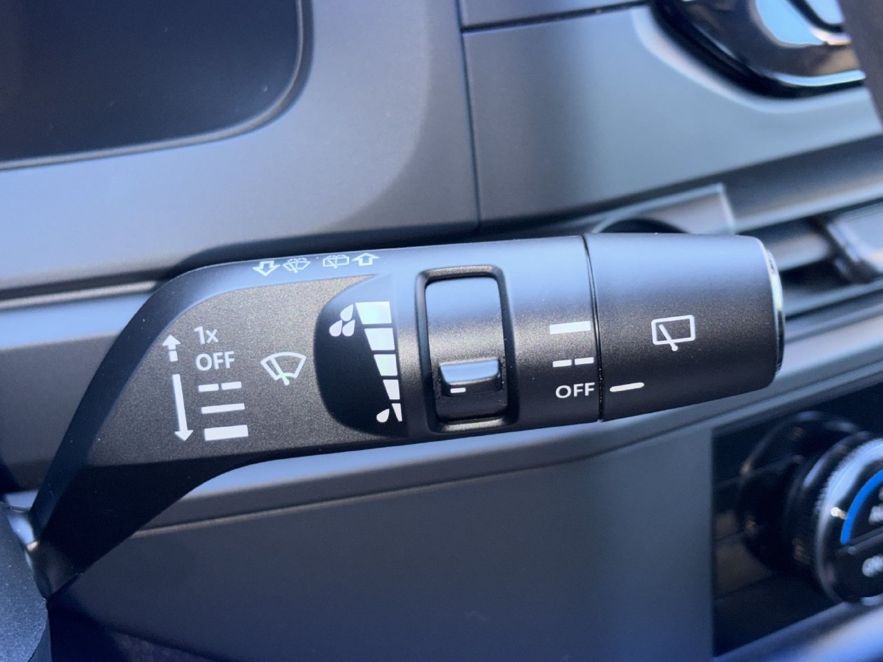 Certified 2025 Nissan Pathfinder S AWD/4WD image 18