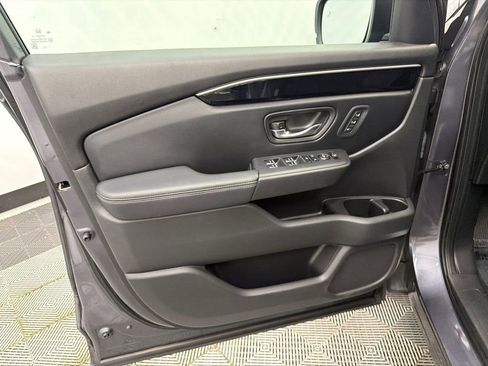 Used 2023 Honda Pilot EX-L image 11